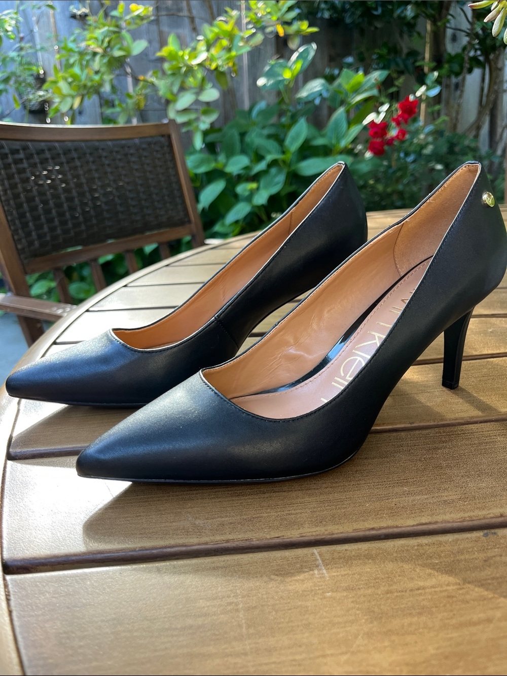 Calvin Klein Black Pointed-Toe Mid Stiletto Pumps